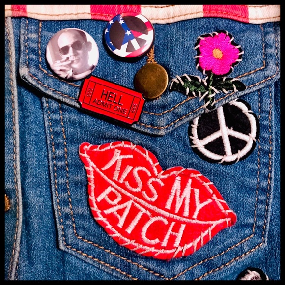 TICKET TO HELL LAPEL PIN! - Picture 2 of 4